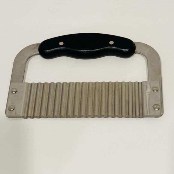 🍟 Wavy 🍟 Crinkle Cutting Tool Serrator Salad Chopping Knife and Waffle Fries - Picture 3 of 4
